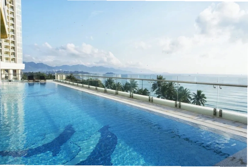 Havana Nha Trang Hotel nổi bật với vị trí mặt tiền biển tuyệt đẹp