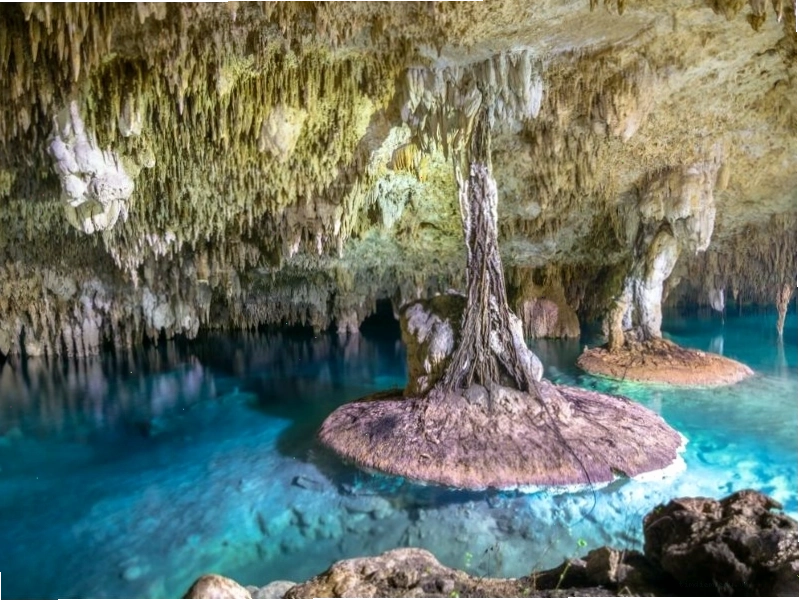 Hệ thống hang ngầm Sac Actun ở Mexico với làn nước trong vắt