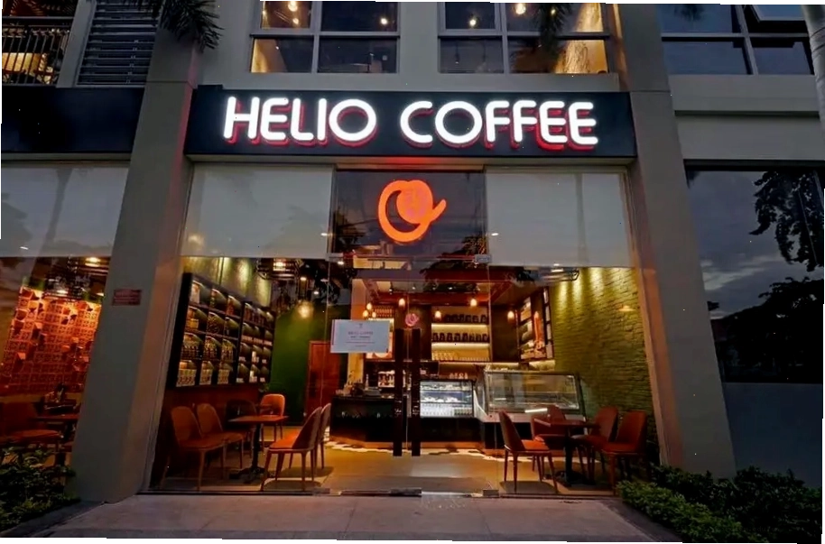 Helio Vietnam Specialty Coffee với không gian mở và trần kính