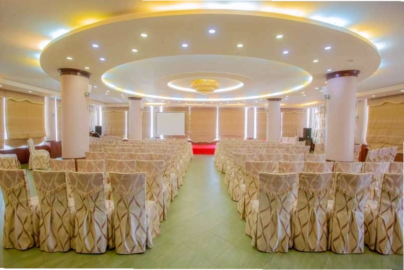 Hồ bơi ngoài trời tại khách sạn Intourco Vũng Tàu