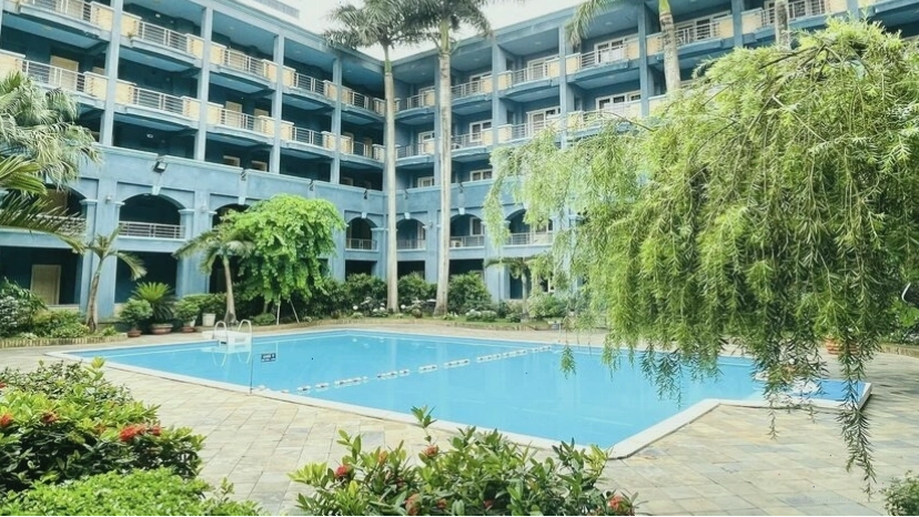 Hồ bơi ngoài trời tại Khách sạn Xanh Cửa Lò