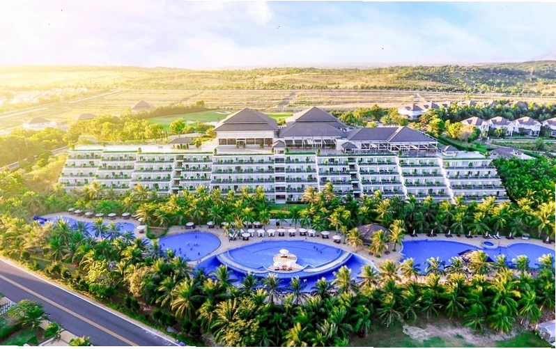 Hồ bơi tại Sea Links Resort Mũi Né