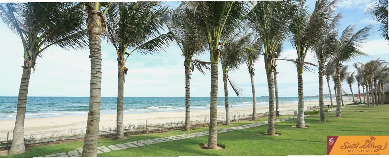Hồ bơi tại Suối Hồng Resort