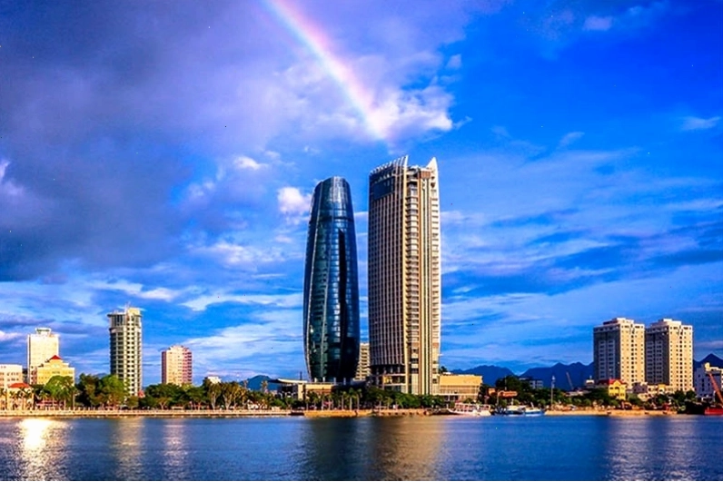 Hồ bơi tầng thượng tại Novotel Đà Nẵng Premier Han River