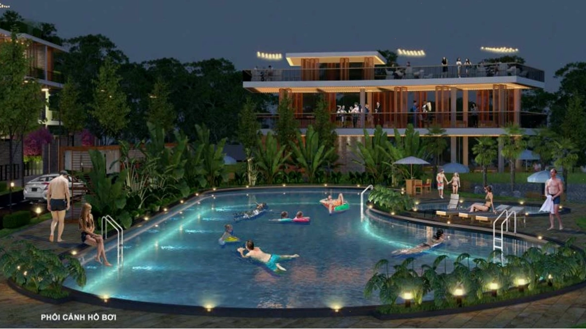 Hồ bơi trung tâm tại The Hill Villas Mũi Né