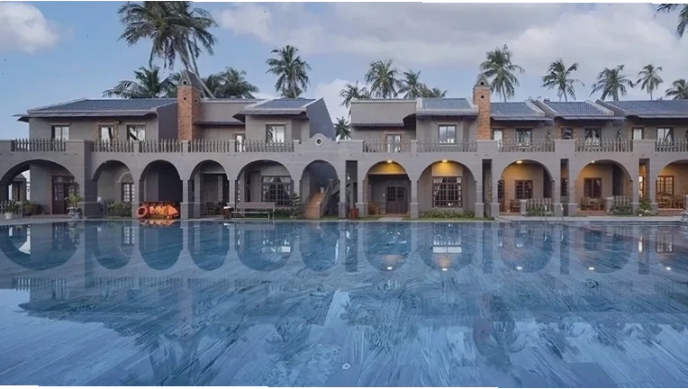Hồ bơi vô cực tại Le Viva Resort Mũi Né