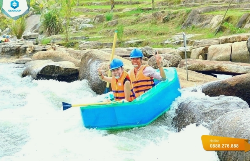 Hồ Đáy Ngọc - Không gian vui chơi độc đáo tại Waterland