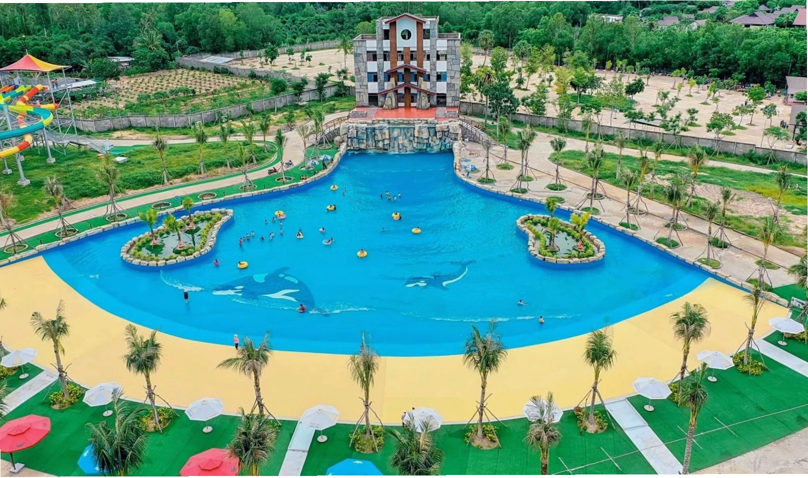 Hồ tạo sóng tại Thanh Long Waterpark