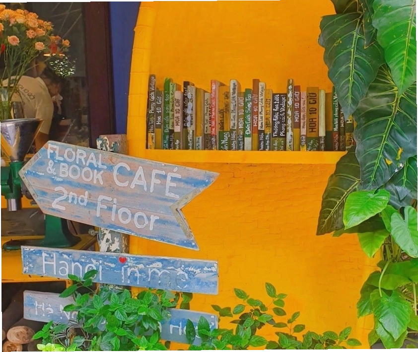 Hoa 10 Giờ Cafe với không gian cổ điển và yên tĩnh