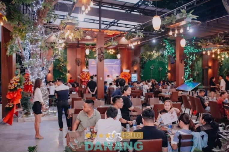 Hoa Viên Restaurant, Đà Nẵng với không gian xanh mát