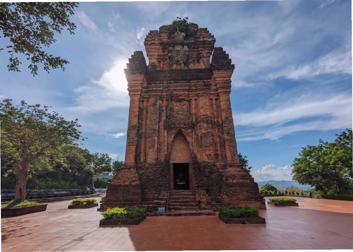 Hoàng hôn buông xuống Núi Nhạn