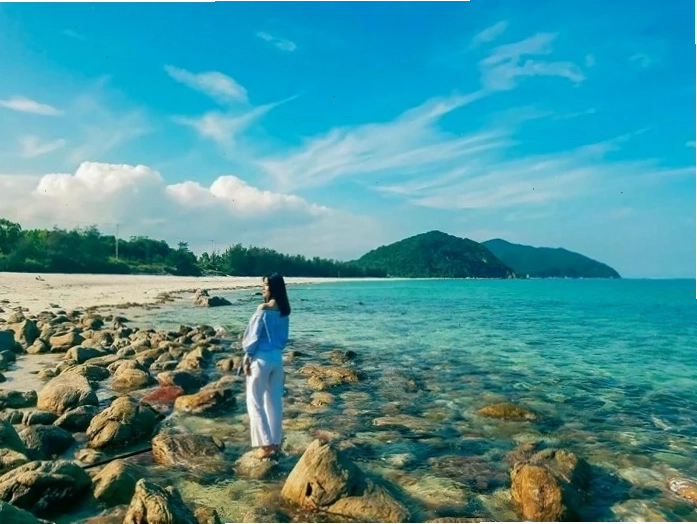 Hoàng hôn lãng mạn trên biển Vân Đồn