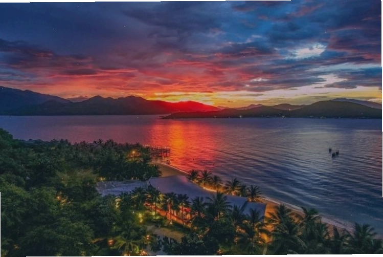 Hoàng hôn tại Hòn Tằm