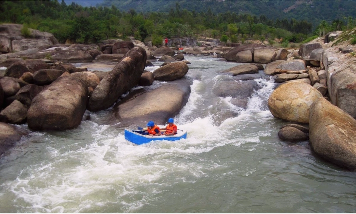 Hoạt động bắn súng sơn sôi động tại Waterland Thạch Lâm