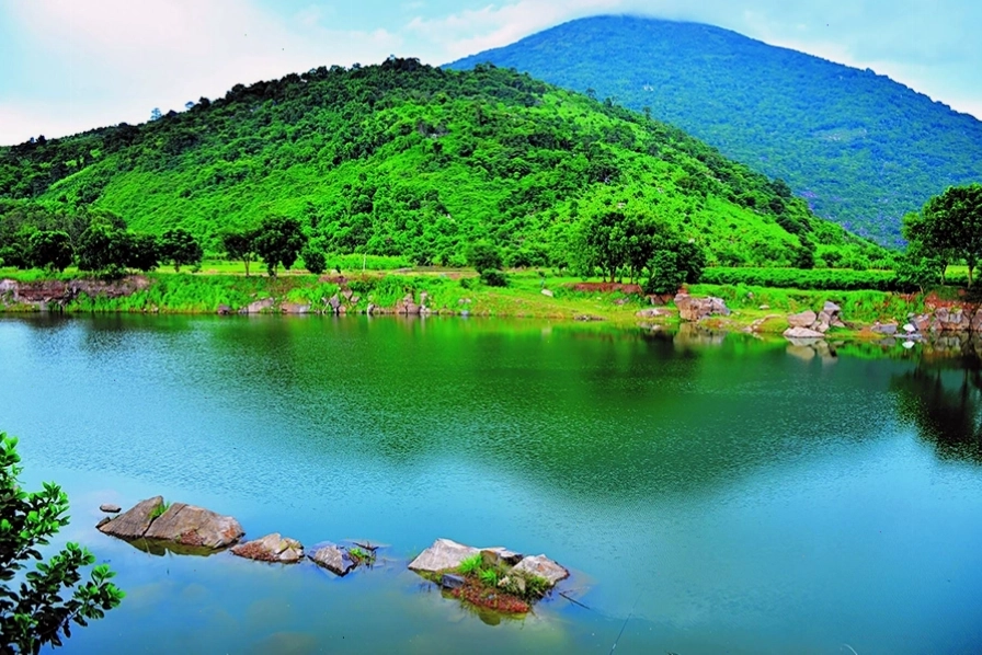 Hoạt động cắm trại tại Hồ Núi Đá Tây Ninh