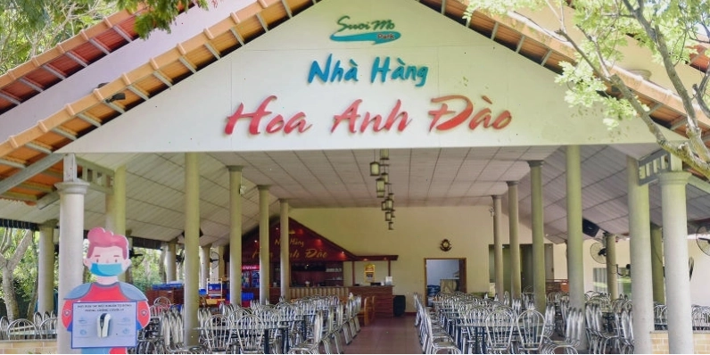Hoạt động giải trí dưới nước tại Suối Mơ