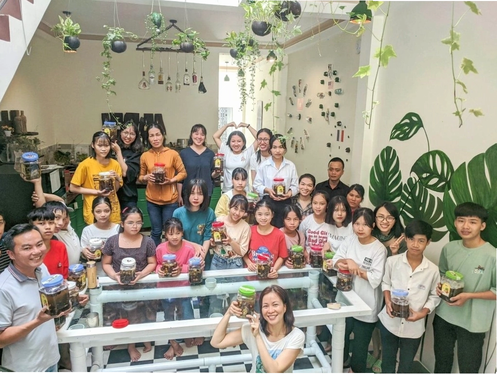 Hoạt động tái chế tại Huế Eco Homestay