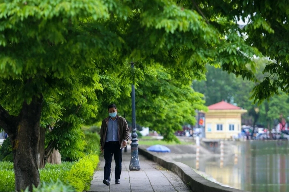 Hoạt động thể thao ngoài trời tại công viên Hà Nội