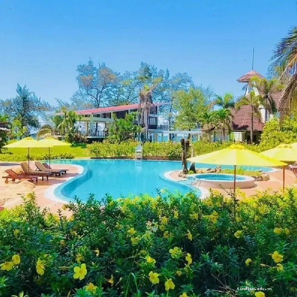 Hoạt động vui chơi trên biển Cam Bình
