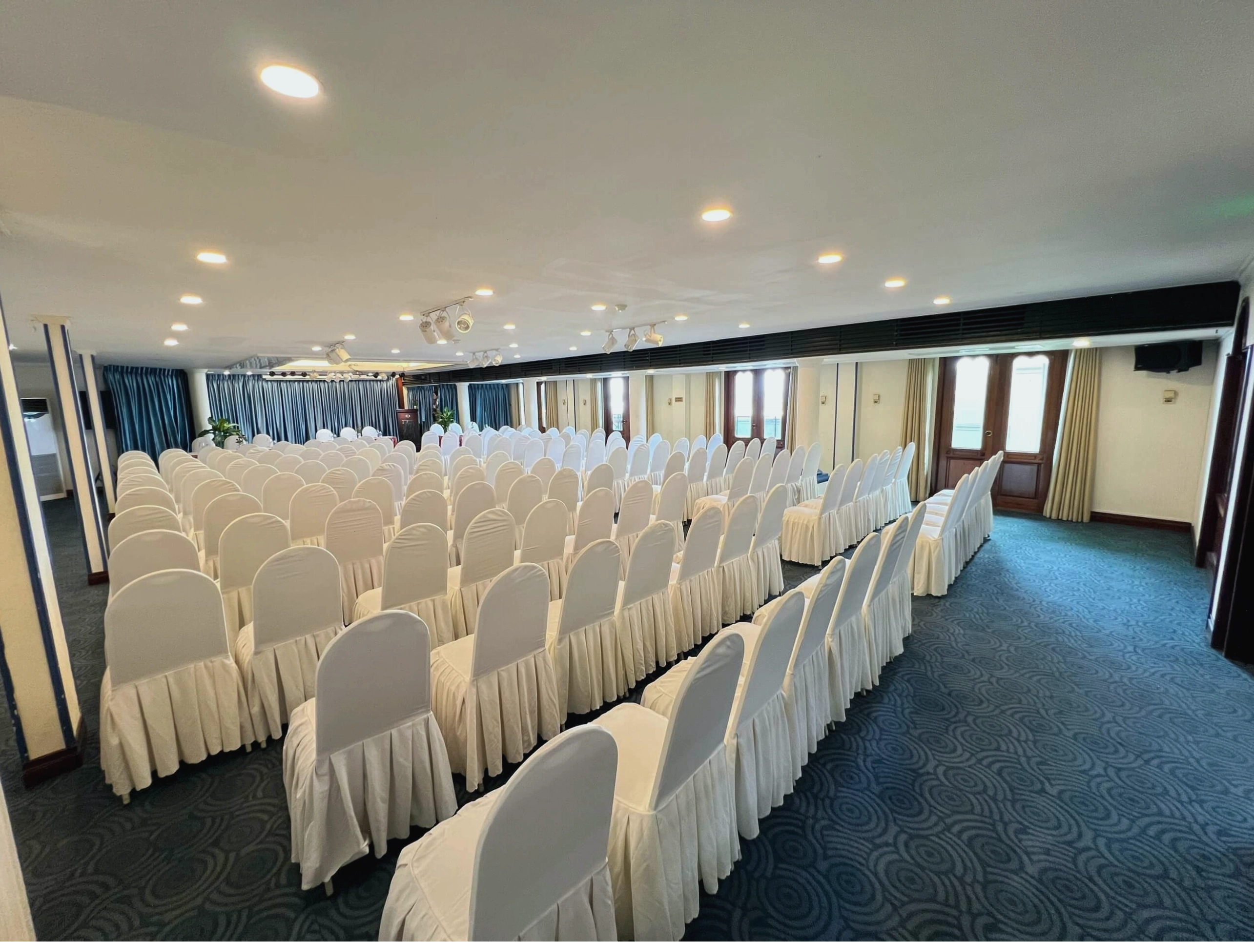 Hội trường sự kiện tại Riverside Hotel Saigon
