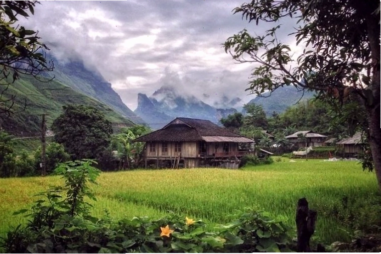 Homestay Du Già Yên Minh với kiến trúc độc đáo giữa thiên nhiên xanh mát