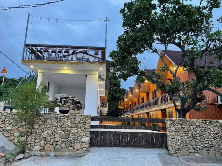 Homestay Miền Biển Vĩnh Hy: Điểm Đến Lý Tưởng Cho Kỳ Nghỉ 2026