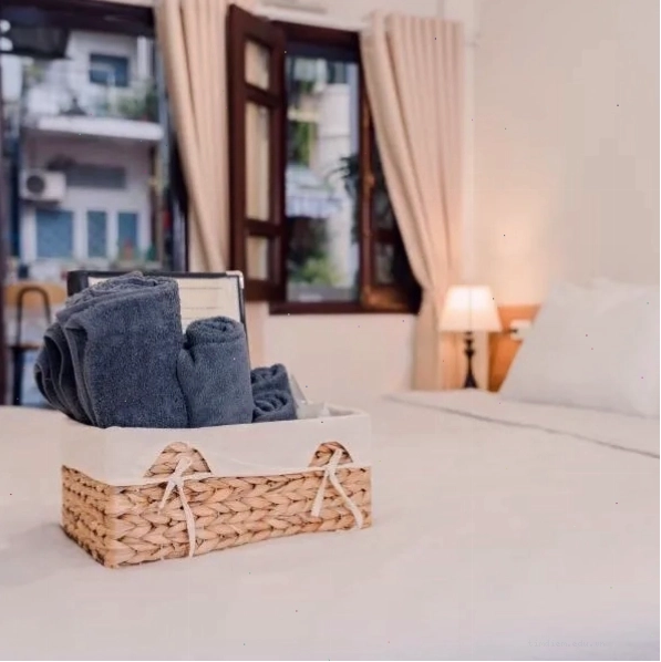HOMESTAY OLD QUARTER Ha Noi - MAISON 105 MA MAY với kiến trúc cổ điển
