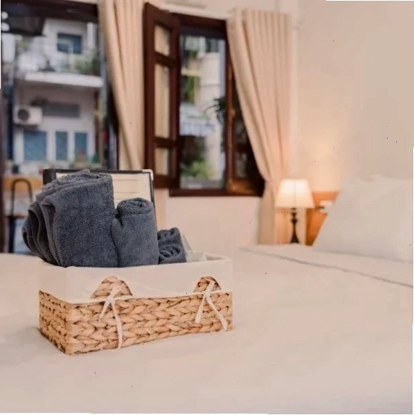 HOMESTAY OLD QUARTER Ha Noi - MAISON 105 MA MAY với vị trí thuận lợi