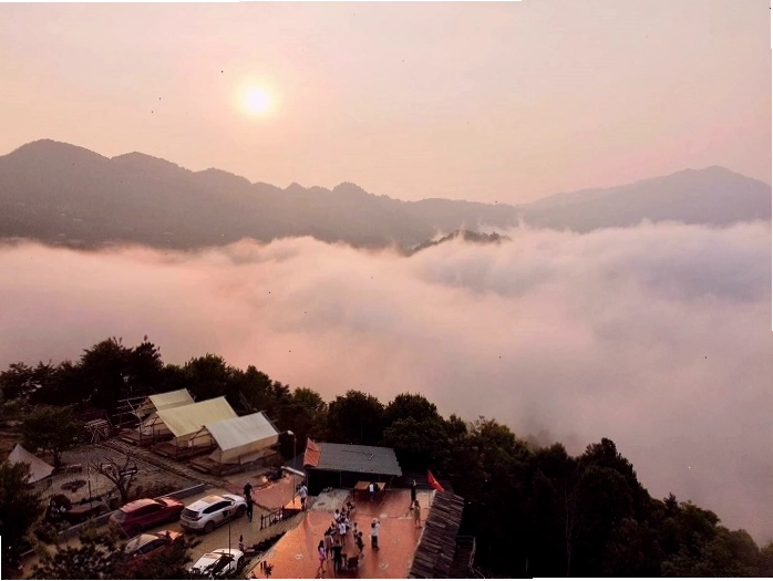 Homestay Tà Xùa Hills là địa điểm lý tưởng để săn mây