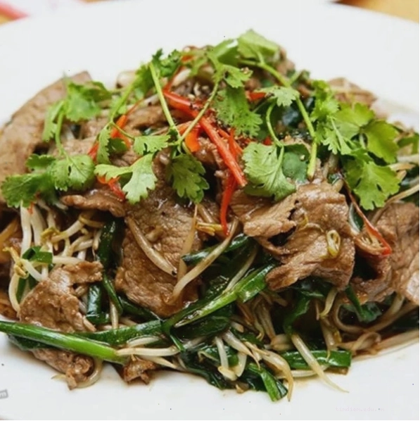 Hủ tiếu áp chảo bò thơm ngon