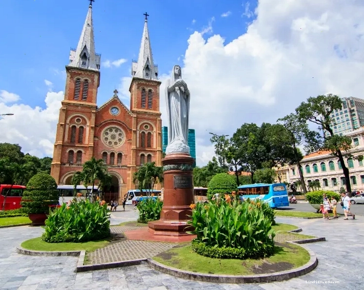 Kết hợp tham quan công viên Ba Son và Nhà thờ Đức Bà