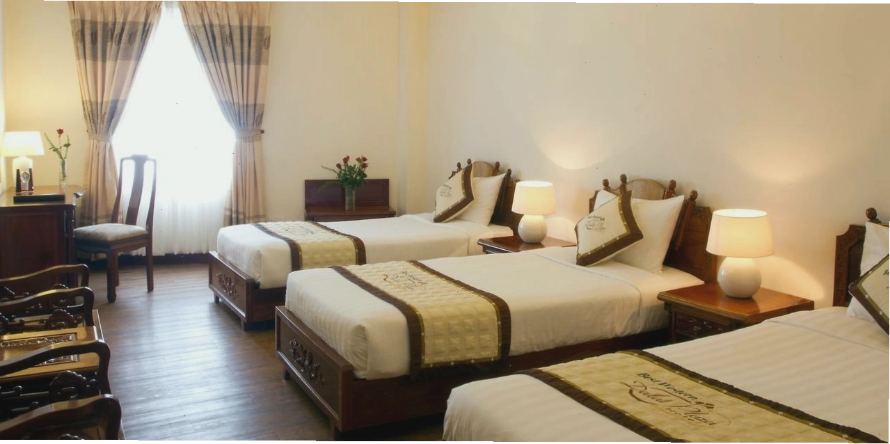 Khách sạn Đà Lạt Plaza nhìn từ bên ngoài