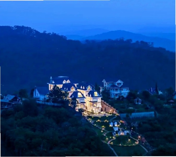 Khách sạn Đà Lạt view đồi núi thơ mộng