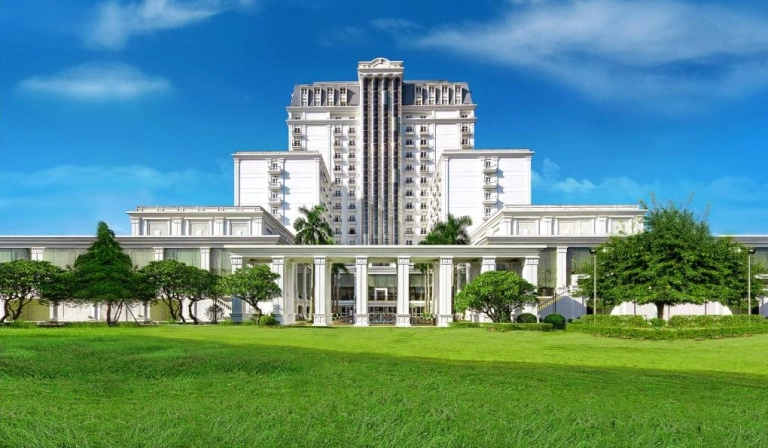 Khách sạn Indochine Palace Huế: Trải nghiệm Sang trọng giữa Lòng Cố đô