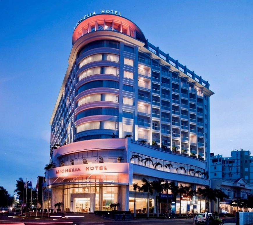 Khách sạn Michelia Nha Trang về đêm