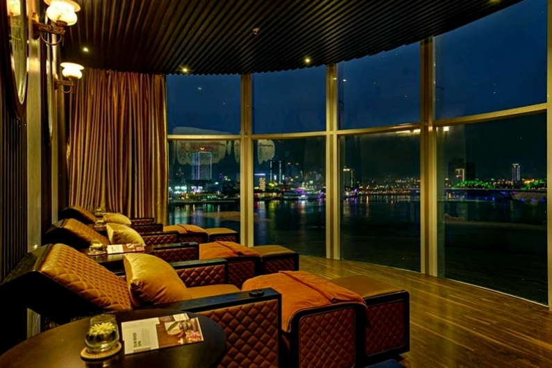 Khách sạn Sun River Đà Nẵng với tầm nhìn sông Hàn đẹp