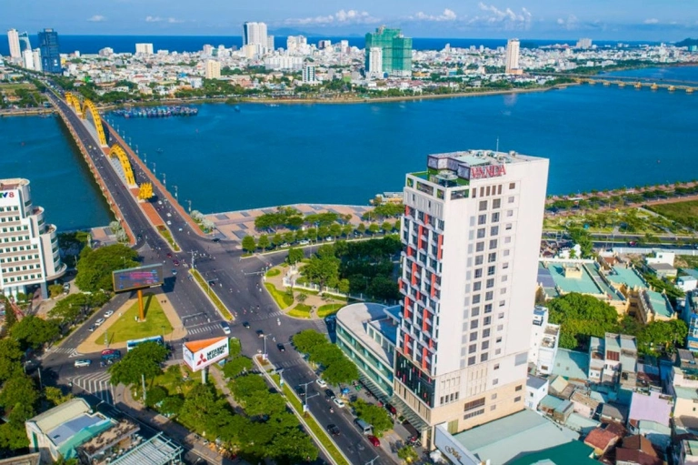 Khách sạn Vanda Đà Nẵng: Trải nghiệm sang trọng bên Sông Hàn