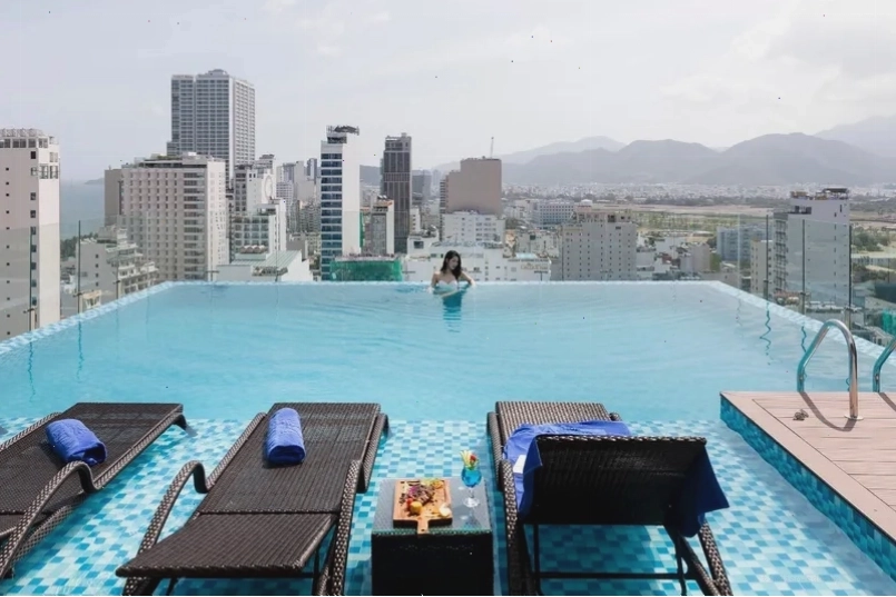 Khách sạn Ventana Nha Trang về đêm