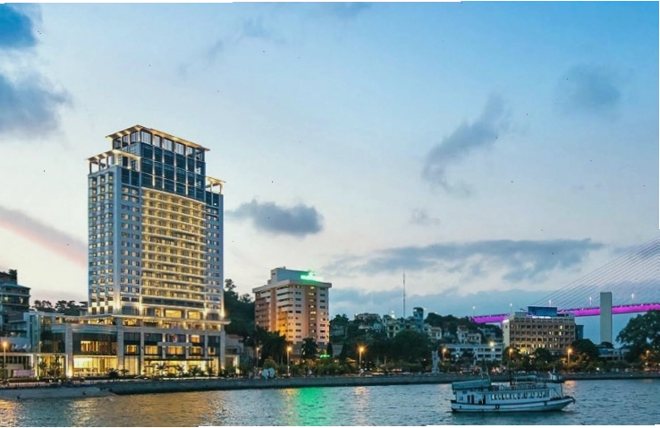 Khách sạn Wyndham Legend Hạ Long với các phòng nghỉ sang trọng hướng biển
