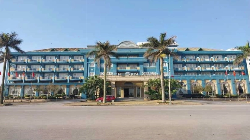 Khách sạn Xanh Cửa Lò nhìn từ bên ngoài với kiến trúc hiện đại