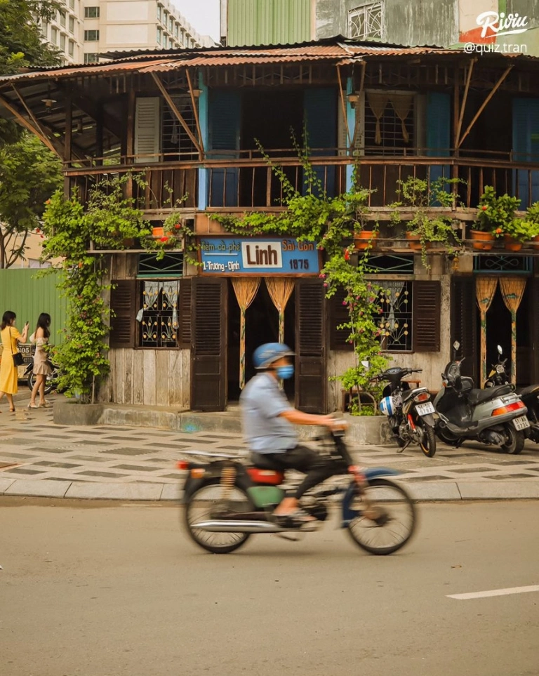 Khám Phá Cà Phê Linh Quận 1: Dấu Ấn Sài Gòn Xưa Giữa Lòng Đô Thị