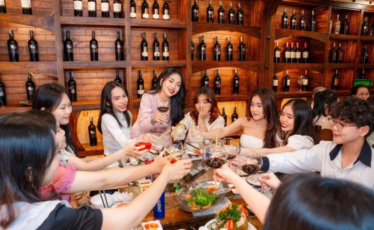 Khám phá Hải Sản Hòn Thơm: Thiên đường ẩm thực tại Gò Vấp