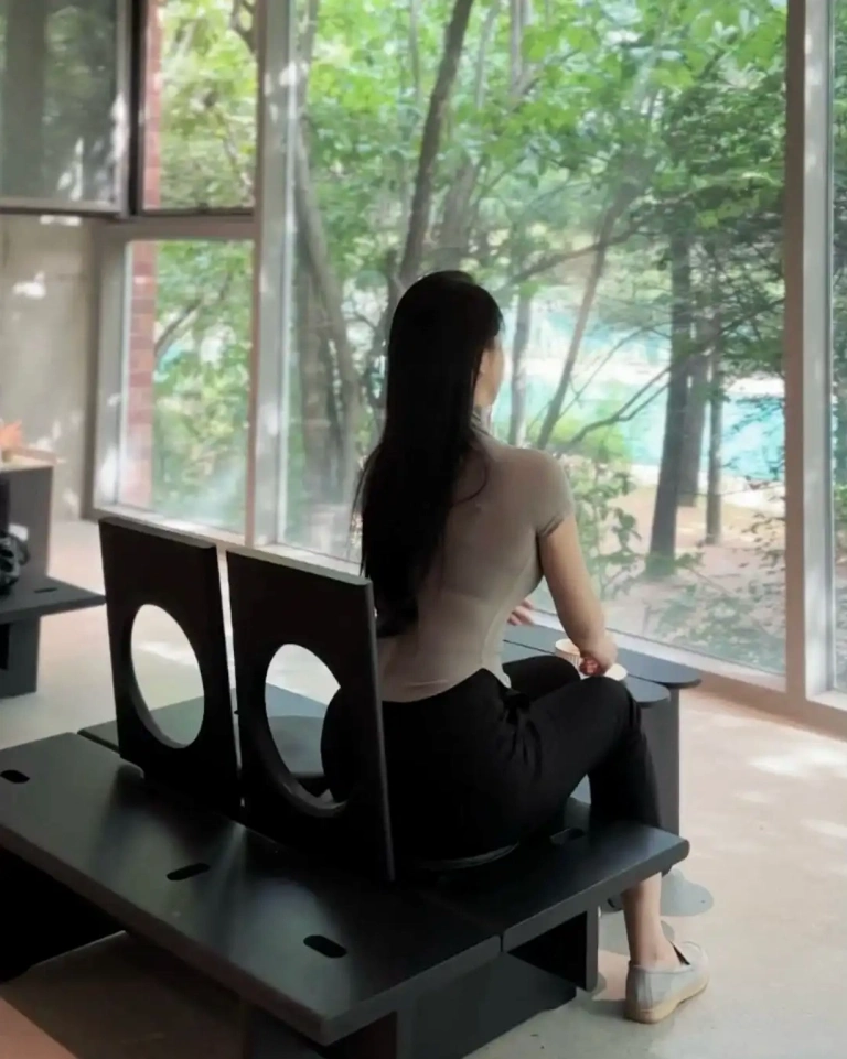 Khám phá không gian ảnh cafe chill tối lãng mạn và độc đáo 2026