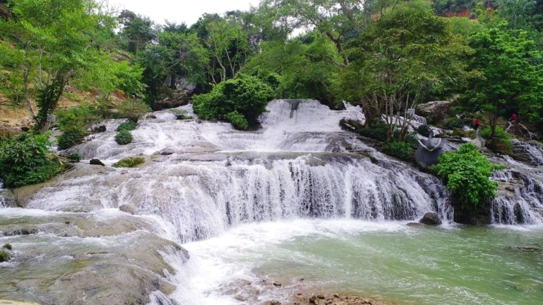 Khám Phá Thác Mơ Quảng Ninh Điểm Đến Thiên Nhiên Hấp Dẫn