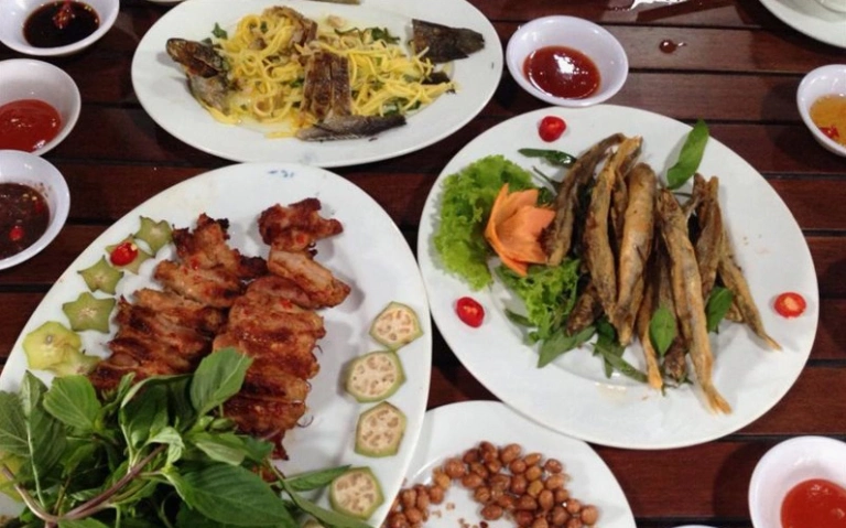 Khám phá thực đơn nhà hàng bên sông Thủ Đức: Trải nghiệm ẩm thực độc đáo