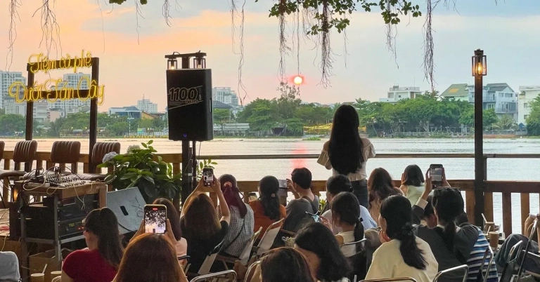 Khám phá Top Quán Cafe Ven Sông Hồng: Điểm Hẹn Lý Tưởng Giữa Lòng Hà Nội