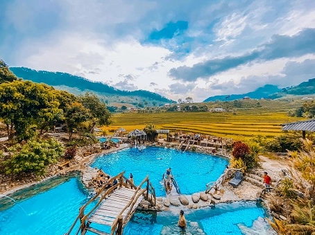 Khám phá vẻ đẹp thơ mộng của dòng suối và những điểm đến hấp dẫn