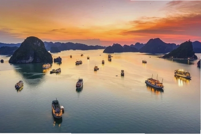Khám phá Vịnh Hạ Long vào tháng 5