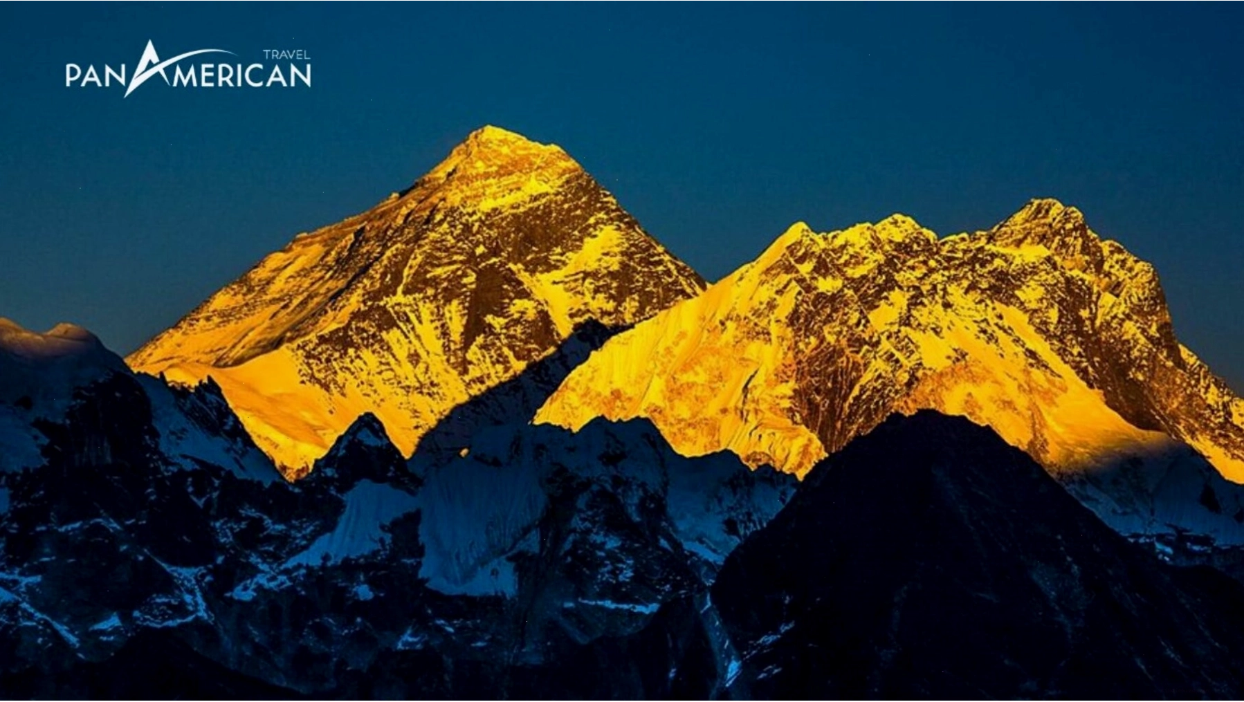 Khoảnh khắc đón bình minh trên đỉnh Everest