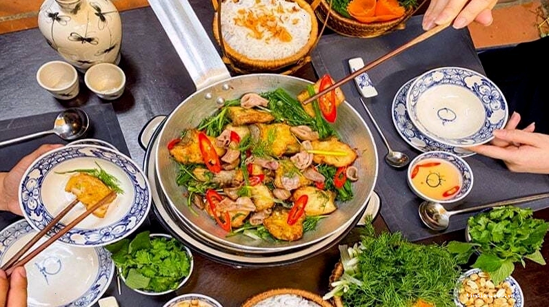 Không gian ấm cúng tại nhà hàng Thế Giới Hải Sản Thạch Ngát